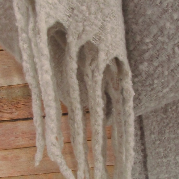 MerSea Oversize Ombre Fringe Scarf W:21.5" x L:79" - Picture 14 of 14